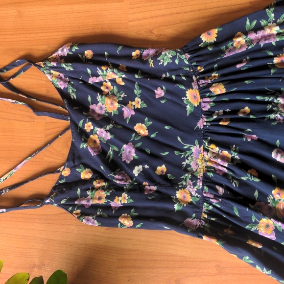 Floral open back strappy summer dress - Picture 3 of 6